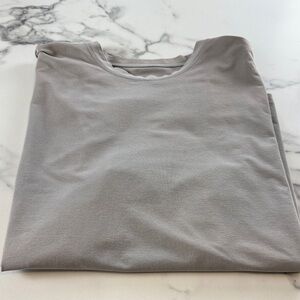 Men's lululemon tee shirt xxl? 24 PTP
